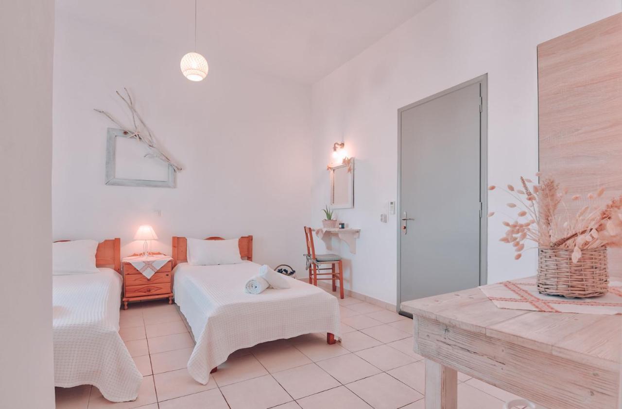 Yiasemi Rooms & Studios Antiparos Eksteriør billede